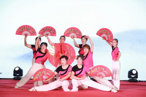 武汉东湖新技术开发区顺民社区举办庆祝建党100周年文艺晚会