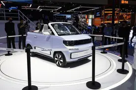 五菱宏光MINI EV敞篷版欧洲15.61万起，这样的价格在国内完蛋？图片