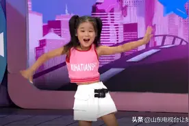 泰安7岁女孩左脚变形 梦想成为舞蹈家图片