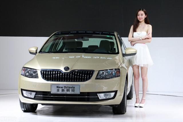 在上海大众POLO和斯柯达晶锐之间怎么选择呢？