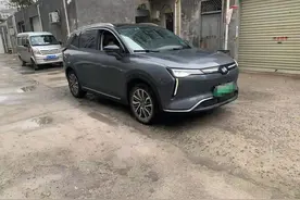 威马新款W6三个月，越开越顺手图片