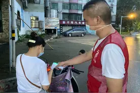 小城大爱，夜幕下的鄂州守护人图片