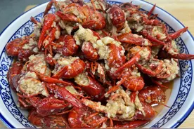 小龙虾头部是“屎”还是“黄”，很多人做错了，看完别再被误导了图片