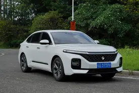 老爸开了6年大众宝来，换开儿子刚提的宝骏RC-5，直言：落差真大图片