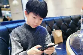 《父母爱情》里的孩子们如今个个都是俊男靓女，唯独小江亚菲变了图片