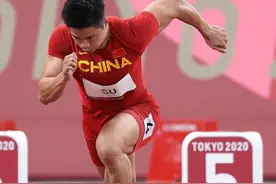 转型“体育老师”的苏炳添，一堂公开课把「跑步精髓」教给你图片