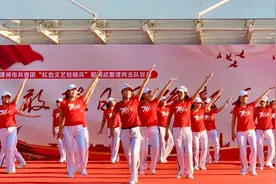 漯河共青团“红色文艺轻骑兵” 进军营慰问演出成功举办图片