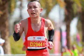 励志！这个爱跑步的老男孩通过跑步减重44斤！图片