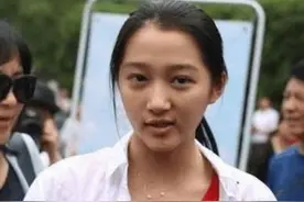关晓彤卸妆后，杨幂卸妆后，谢娜卸妆后，热巴卸妆后，差别很明显图片