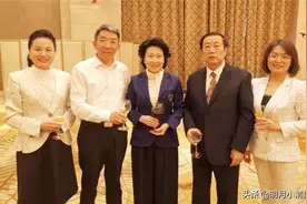 农家女的开挂人生：因“特异功能”出名嫁富豪，如今身家数百亿图片