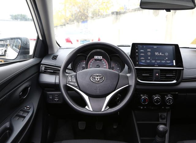 价格实惠的三厢丰田车，四缸自动挡油耗4.9L，经久耐用，实拍威驰
