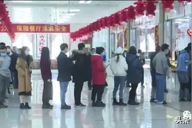 留校过年不孤单，免费餐食“暖胃又暖心”图片
