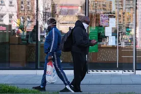 英国超市大妈指责我多买了两盒鸡蛋图片