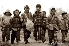 农村的孩子你惹不起。你永远不知道他的玩法到底有多野？图片