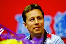 致敬传奇！他与七代国乒队员交过手，国人亲切地称他为“老瓦”图片