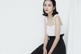 王思聪旧爱现身迪士尼被骂暴露狂：你有穿衣自由但也应尊重小朋友图片