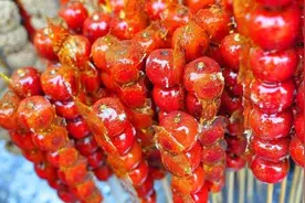 看着这些水果制作的冰糖葫芦，你们流口水了吗图片