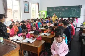 儿子一年级倒数，五年级班里前三，父亲直言：每天半小时做2事图片