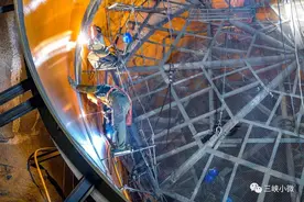 棒！白鹤滩右岸首条压力钢管全线贯通图片