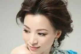 “央视一姐”董卿图片