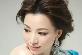 “央视一姐”董卿图片
