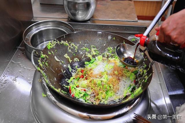 大头菜富含天然叶酸，准妈妈要多吃！和粉丝一起炒，又香又下饭