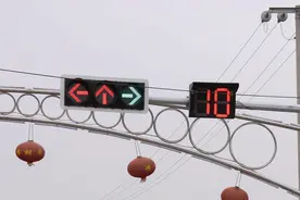 红灯停绿灯行规则改了，走错扣6分，老司机都蒙圈了图片