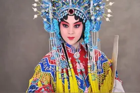 谭家出了个大青衣：第七代美女谭娜拜梅门图片