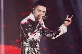 许魏洲全新演绎《新贵妃醉酒》  摇滚说唱燃炸现场图片