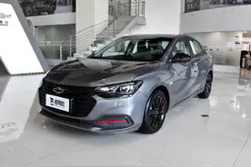 油耗5L多，后排空间实用，低价合资三厢家轿，带你看雪佛兰科鲁泽图片