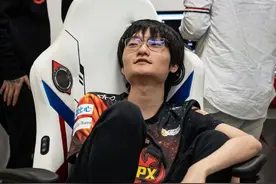 和beryl一样嫌弃！小天直播吐槽FPX盲僧皮肤：那个皮肤狗都不用图片