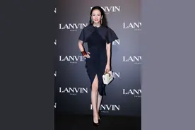 章子怡产后复出气场依旧，二胎后极速消瘦，发际线法令纹凸显老态图片