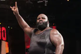 马克亨利近照曝光，胡子花白尽显老态！网友：怎么变得这么瘦图片