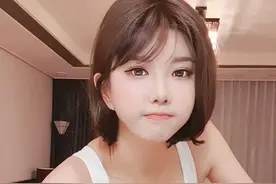 小说：“你干嘛？快放开我！”图片