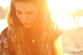 相亲认识七八个月了，见面只吃饭看电影正常吗？图片