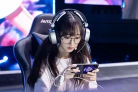 吕德华和赖神单挑，瓜妹借机向赖神示爱！德华当场被狗粮喂饱了图片