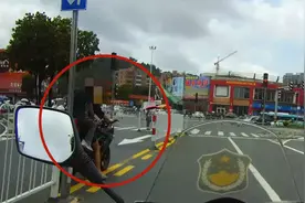 少年骑鬼火摩托车出街耍酷，摊上大事！真是“鬼火一响，爹妈白养”！图片