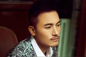 耿乐：半路《突围》出家当演员，乐观地做着一个单亲爸爸图片