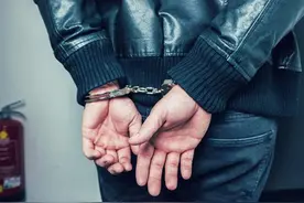 终于逃脱！委内瑞拉少女被性虐待31年，靠广播在黑暗中悲惨度日图片