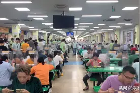 深圳30000多人的电子厂，上个厕所都要先请假，月工资才6100元图片
