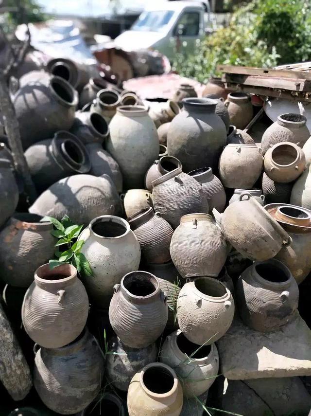 大家来看看花花在网上看的罐子,3个竟然要800多,反正花花是绝对不会