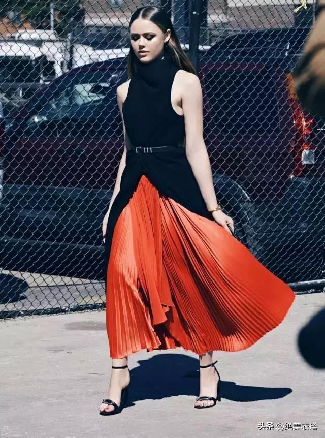 今秋的“百褶裙”有多时髦？玩转百褶裙穿搭，只需掌握这些知识点