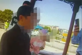 46岁男子猥亵8岁幼女，从泳池边想拐带至厕所，叔叔及时发现！图片