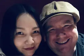 我，美国人中国胃，娶小12岁中国媳妇，学重庆男人宠老婆图片