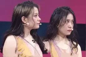 小伙一见钟情，未曾想到女友竟是双胞胎，小伙现场整个人都懵了图片
