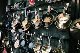 不粘锅的涂层掉了，还能用吗？不要听信谣言了，看看专家怎么说图片