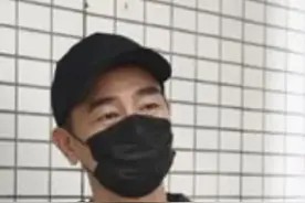 53岁“山鸡哥”陈小春又当爸，经历过酸苦才会懂得珍惜美好生活图片