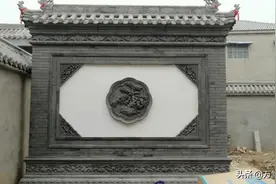 简约朴质的小别墅影壁墙装饰实景图参考图片