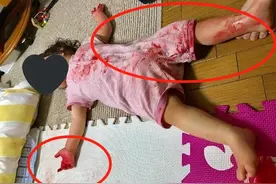 宝妈出门拿快递，回家后的场景让她泪崩，女儿躺在一片“血泊”中图片