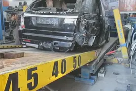 买回报废路虎揽胜事故车，自己修好变成新车！省了不少钱视频封面